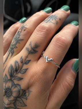 Free Gift with Purchase! 🩶 New Sterling Silver Dainty Heart Ring 🩶